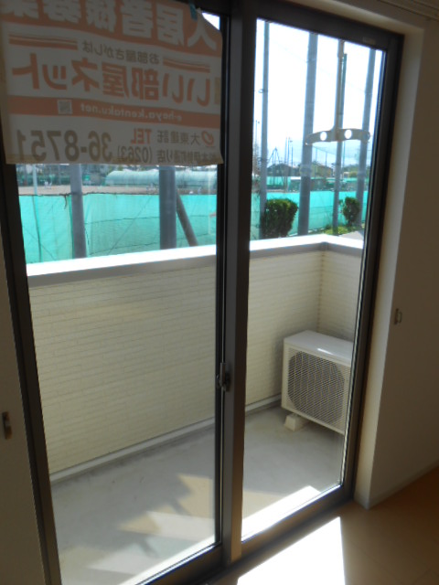 バルコニー　南面ルーフ・ワイドバルコニー（物干し設備有り）