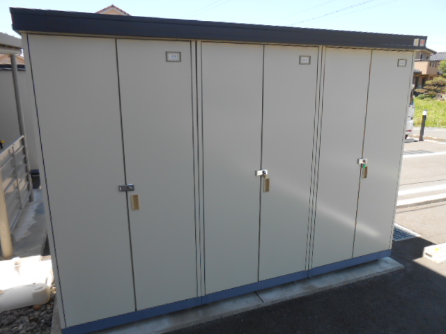 その他設備　各戸個別の屋外物置完備（冬用タイヤ等収納可能）