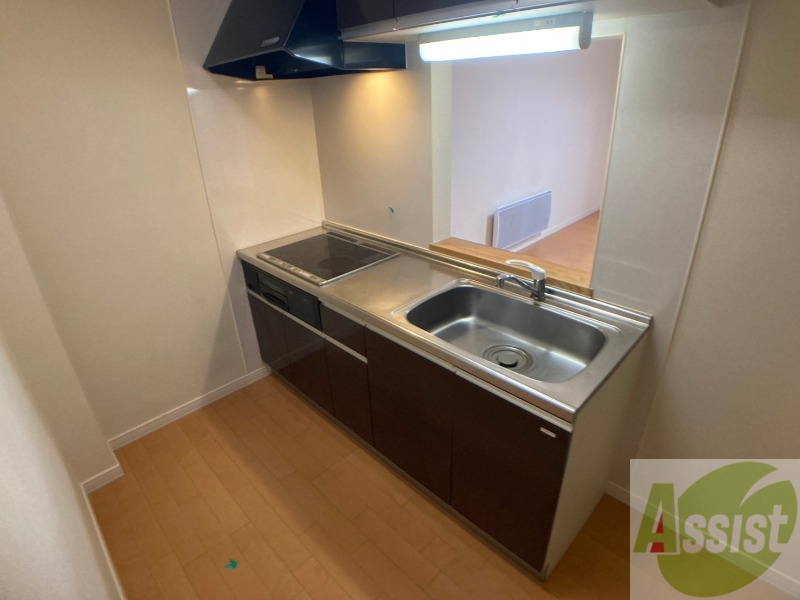 キッチン　キッチンはスペースも広々していて使いやすそうですよ！