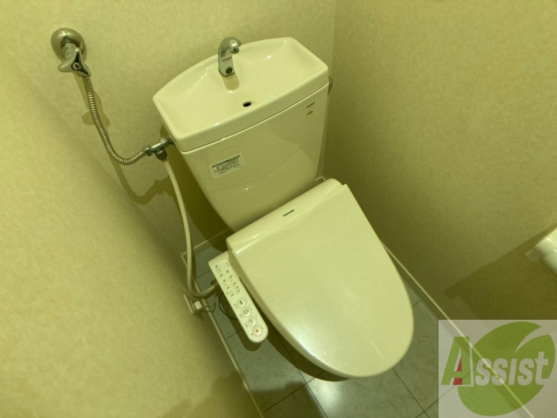 トイレ　こちらはトイレです。清潔感があり、安心して使用できます。