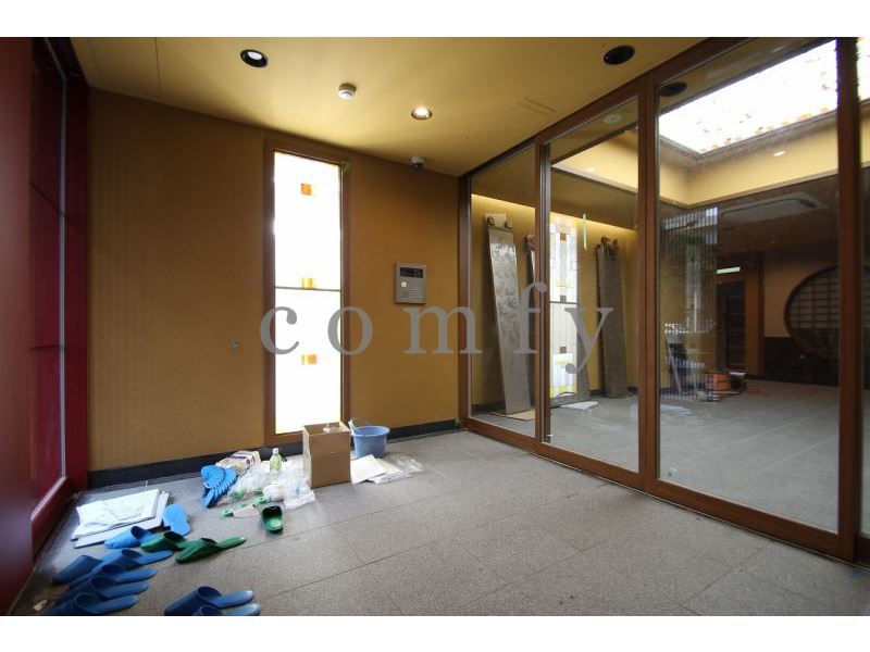 エントランス　オートロック完備