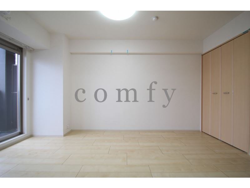 その他部屋・スペース　ゆとりある広さのベッドルーム　７．７帖