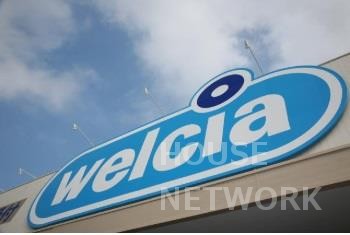 ドラックストア　イズミヤ（ドラッグストア）まで290m