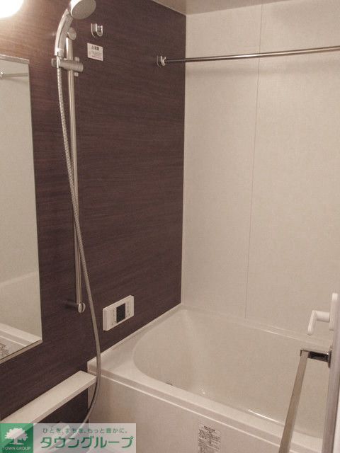 バス・シャワールーム　Aタイプ2017年5月撮影 同タイプ907号室の写真です。