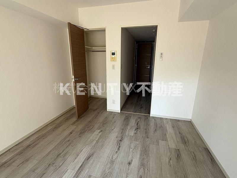 その他部屋・スペース　広くて明るい寝室