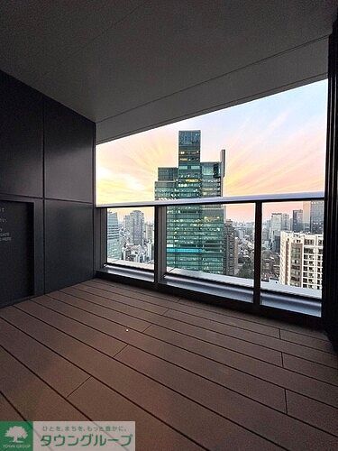 バルコニー　お問合せは(株)タウンハウジング東京へ