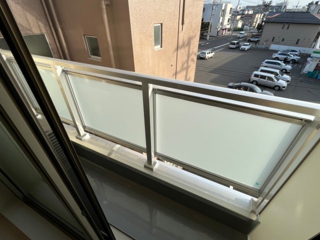 バルコニー　同施工会社施工物件の参考写真になります※現況優先
