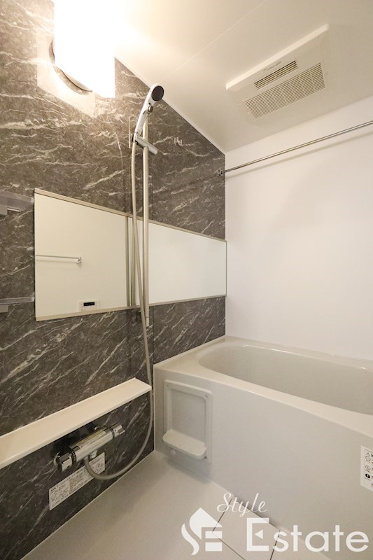 バス・シャワールーム　バスルーム