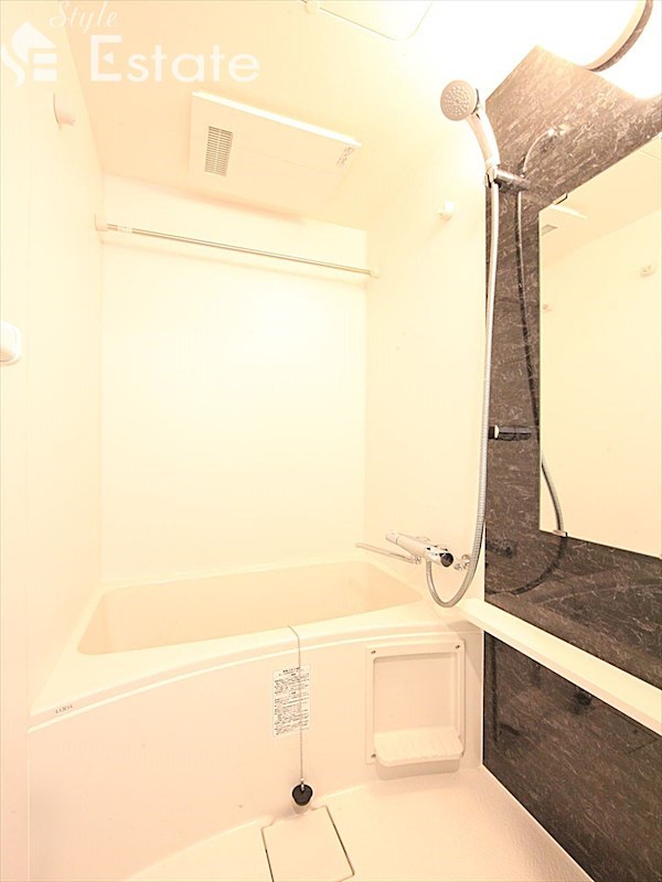 バス・シャワールーム　バスルーム