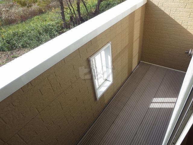 バルコニー　夏の布団干しがはかどるバルコニーです♪