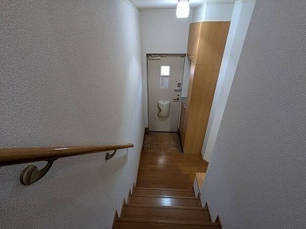 玄関　明るい玄関でお出迎え♪