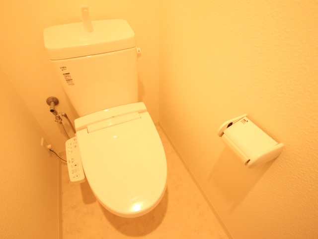 トイレ　※別室の参考写真の為、現況優先です。