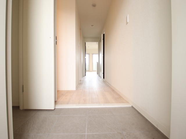 玄関　※別室の参考写真の為、現況優先です。