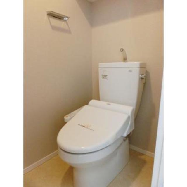 トイレ　※写真は同タイプ住戸です。