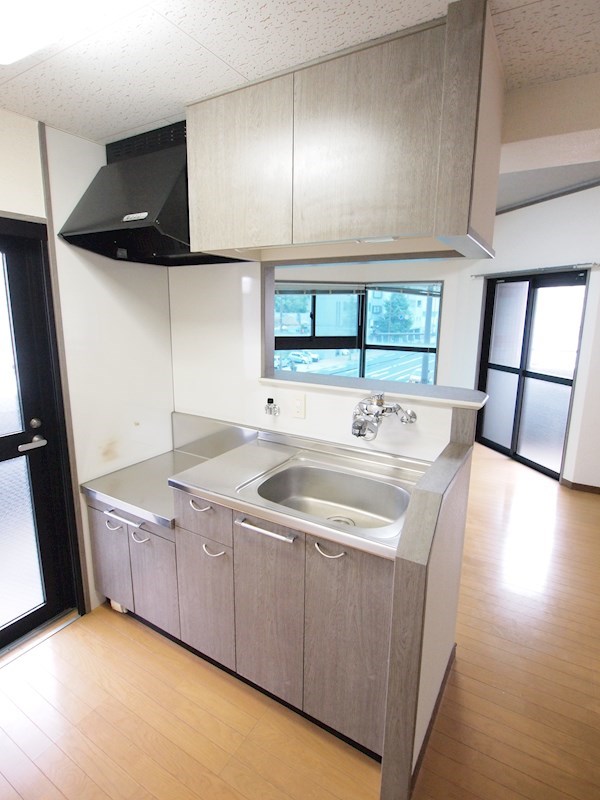 キッチン　カウンターキッチンのお部屋です。