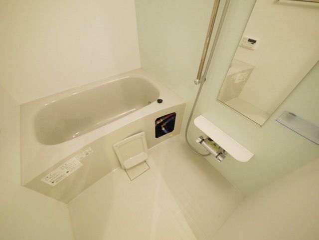 バス・シャワールーム　同物件別部屋写真