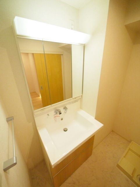 洗面設備　同物件別部屋写真