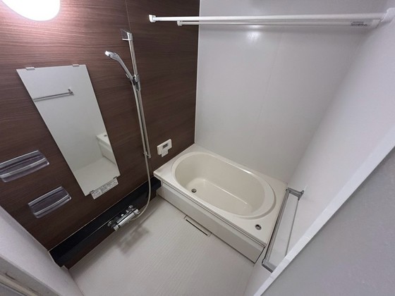 バス・シャワールーム　※別部屋の写真です