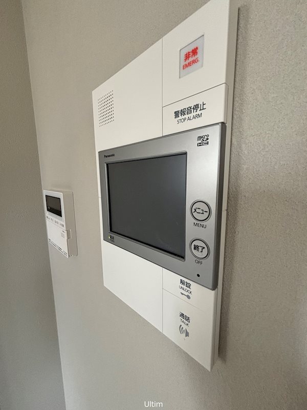 セキュリティ　※同タイプの別部屋の写真です。奇数偶数階で色味が異なりますの