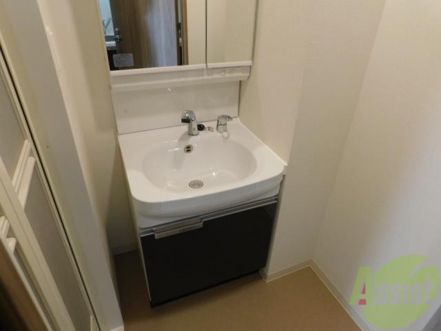 洗面設備　朝の身支度に便利です