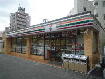 コンビニ　セブンイレブン 葛飾東金町1丁目店（コンビニ）まで708m