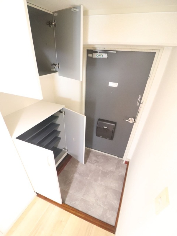 玄関　シューズボックス付きの玄関