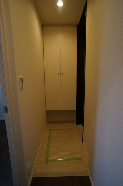 玄関　ゆったりとした玄関スペース、シューズボックス付☆