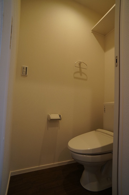 トイレ　トイレには快適な温水洗浄便座付です☆