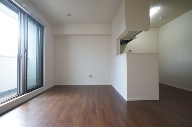 居室・リビング　採光と通風に優れた、開放感溢れるリビングダイニング！