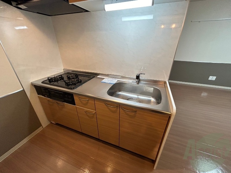 キッチン　３口システムキッチンですのですぐにお料理に使えます！