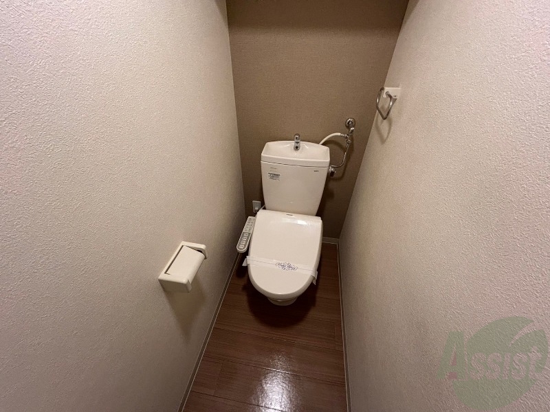 トイレ　シャワートイレになっているので快適です！