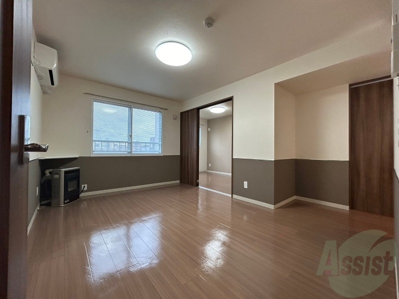 居室・リビング　広くてきれいなリビングです！快適に過ごせそうですね。