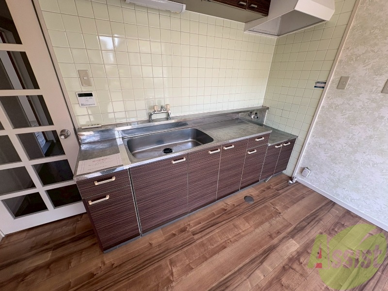 キッチン　キッチンの調理台が広いので料理が捗ります。