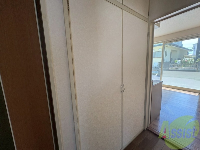 収納　収納があるので荷物の整理にも便利です。