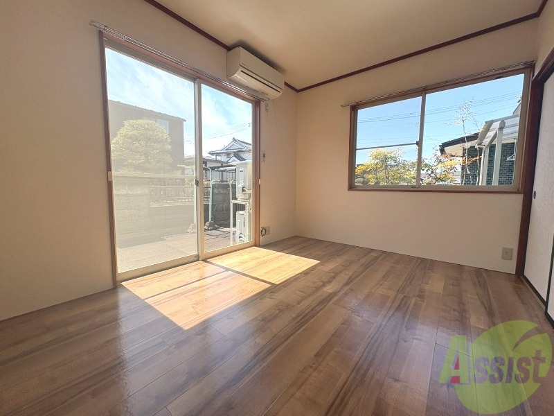 居室・リビング　６帖の洋室です。お部屋を広く使えます。