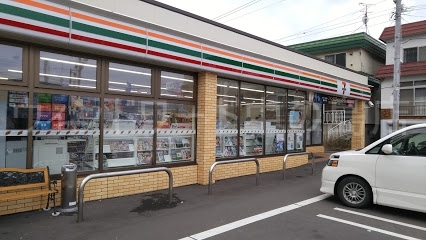 コンビニ　セブンイレブン札幌南14条西15丁目店（コンビニ）まで282m
