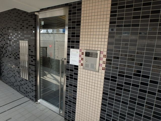エントランス　★オートロック付きです★