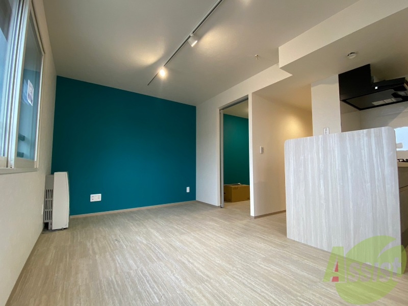 居室・リビング　リビングです。木目のフローリングが落ち着きますね。