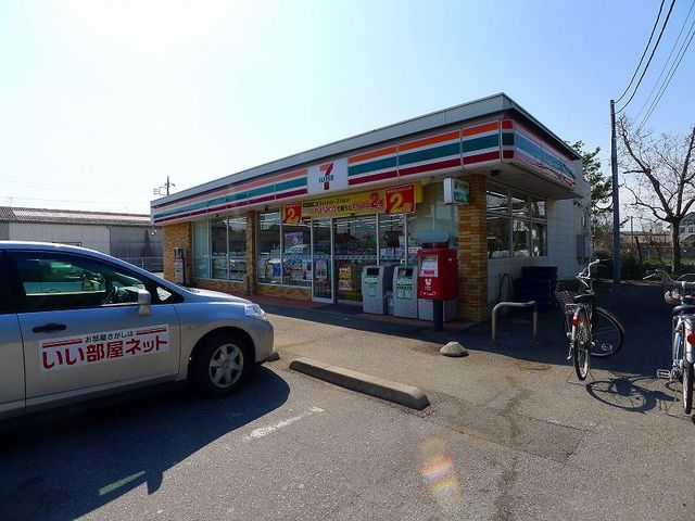 コンビニ　セブンイレブン館林小桑原店（コンビニ）まで800m