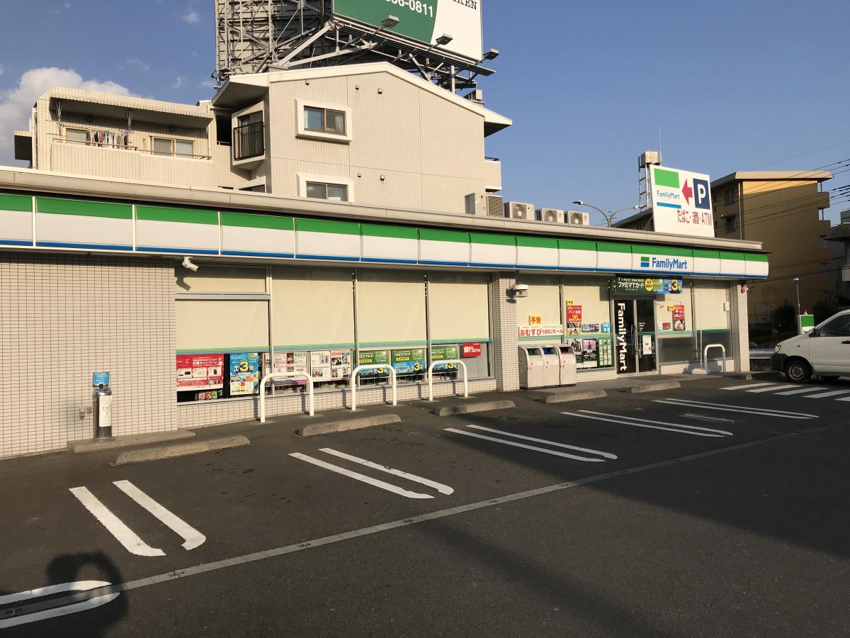 コンビニ　ファミリーマート川崎鷺沼店（コンビニ）まで267m