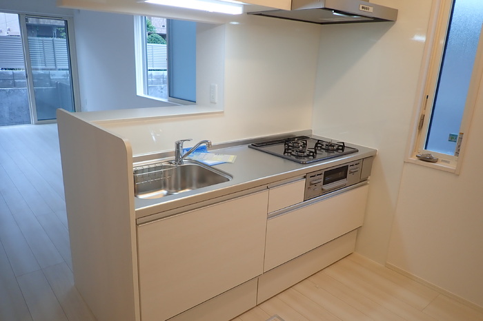 キッチン　対面キッチン（３口コンロ）