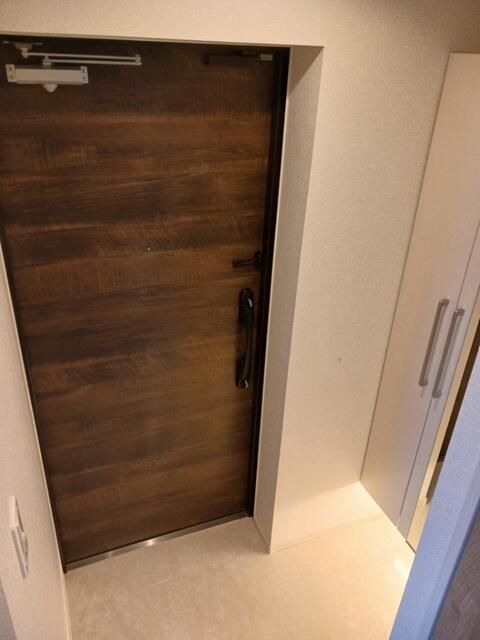 玄関　※別部屋参考写真