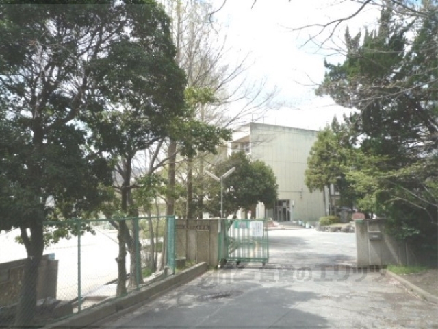 小学校　長岡第五小学校（小学校）まで1200m