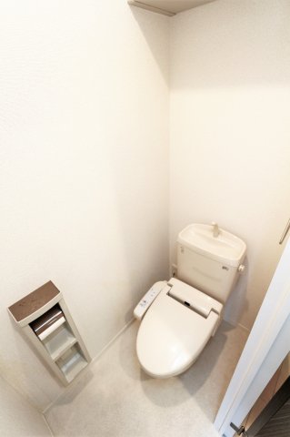トイレ　参考写真（同物件別部屋）