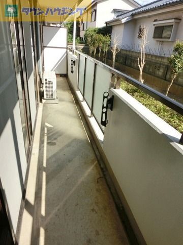 バルコニー　広々バルコニー