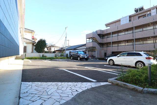 駐車場　駐車場