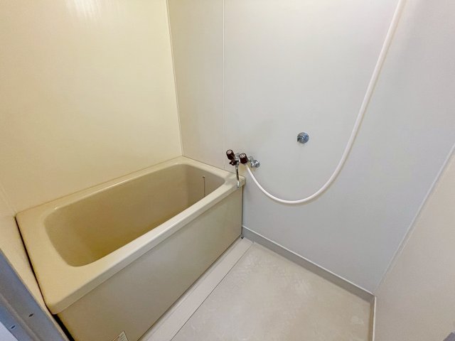 バス・シャワールーム　※同建物の類似写真となります。