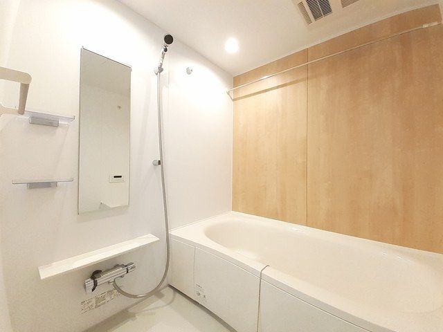 バス・シャワールーム　落ち着いた空間のお風呂です