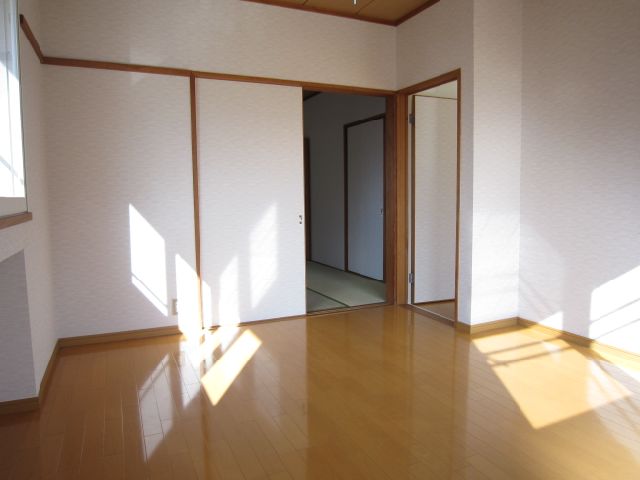 その他　フローリング下には吸音材が入っております。