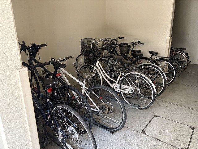 駐車場　駐輪場